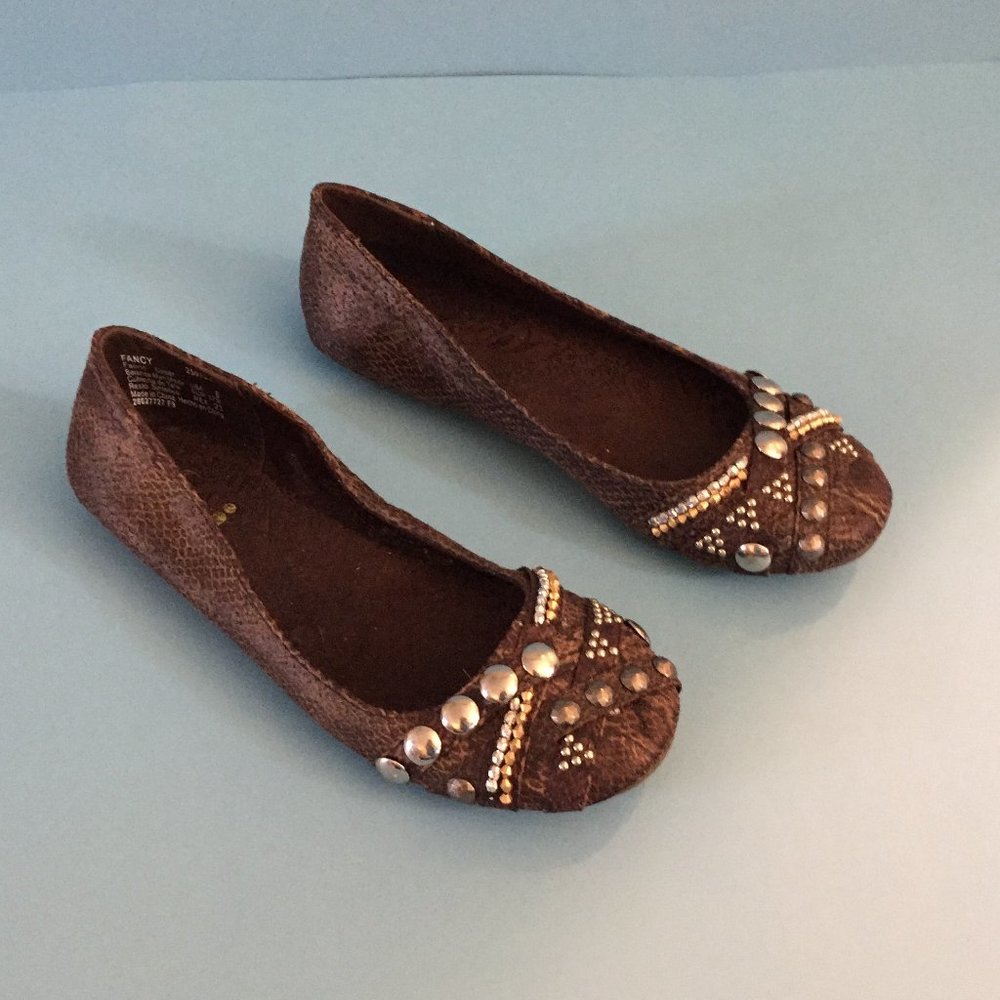 Lei brand flats